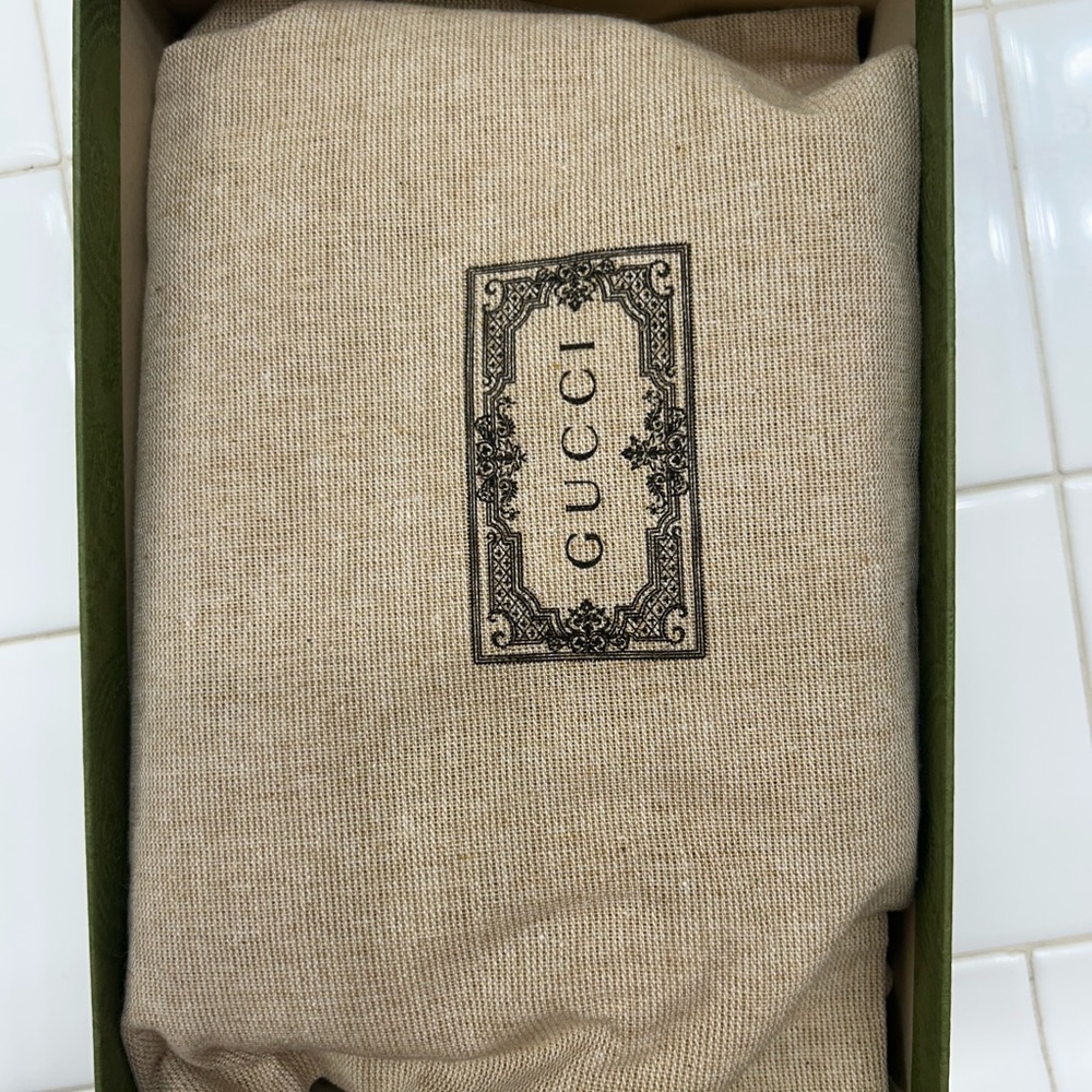 Gucci Tan Quilted Leather Shoulder Bag - Picture 3 of 6